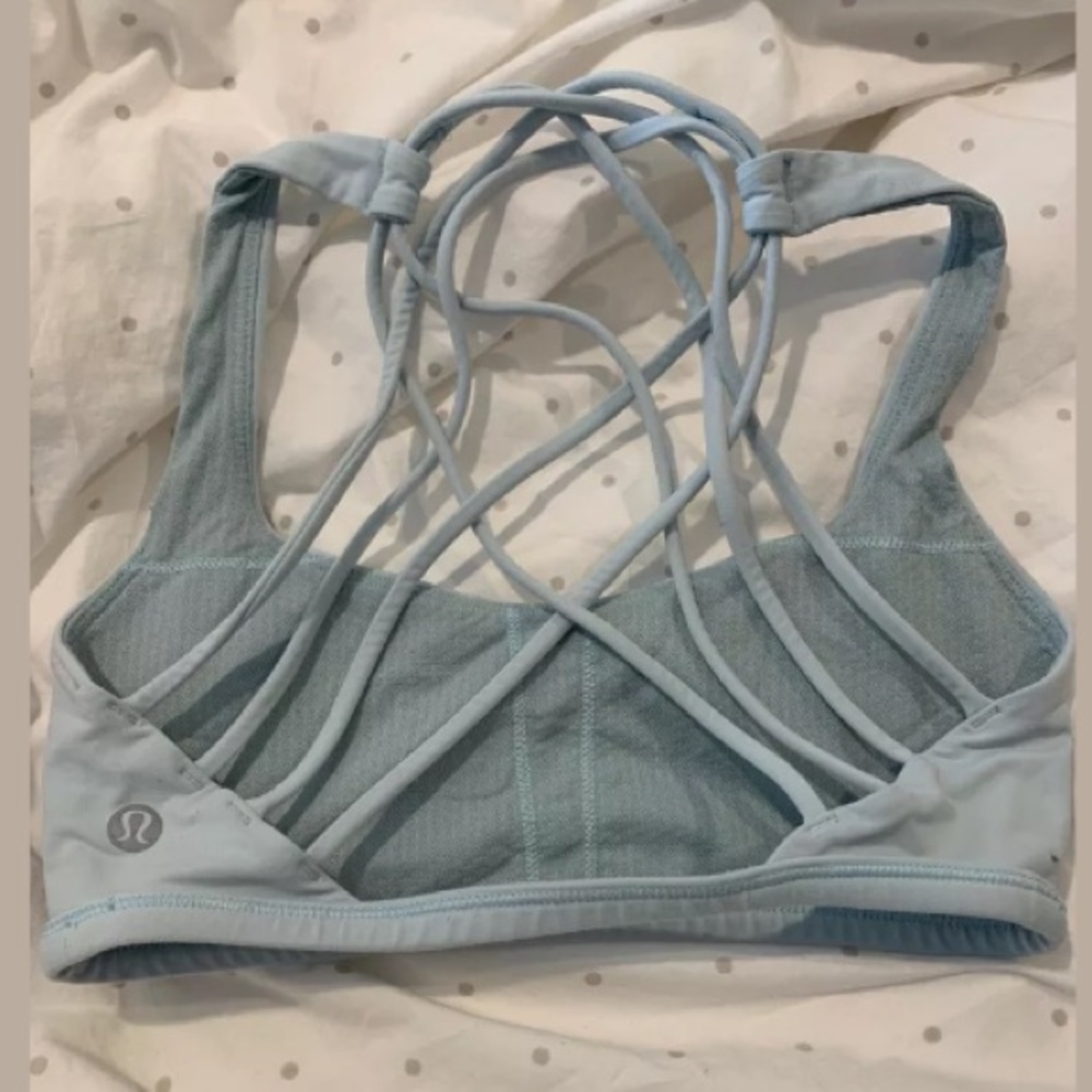 Lululemon free to be bra